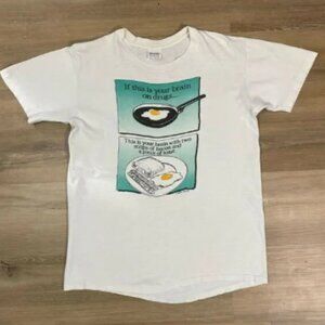 Vintage Men's M This Is Your Brain On Drugs Graphic Tee White Eggs Bacon 80s